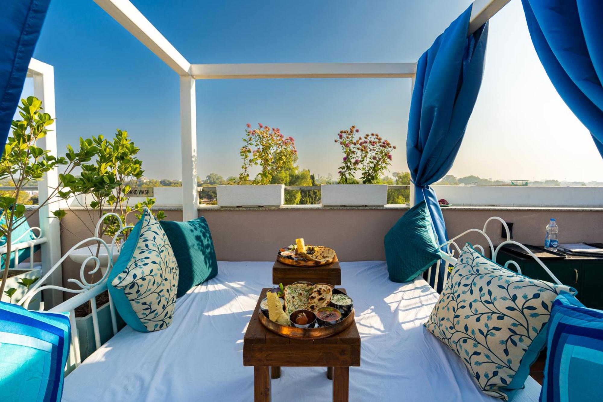 Blue Door Hotel บุนดิ ภายนอก รูปภาพ