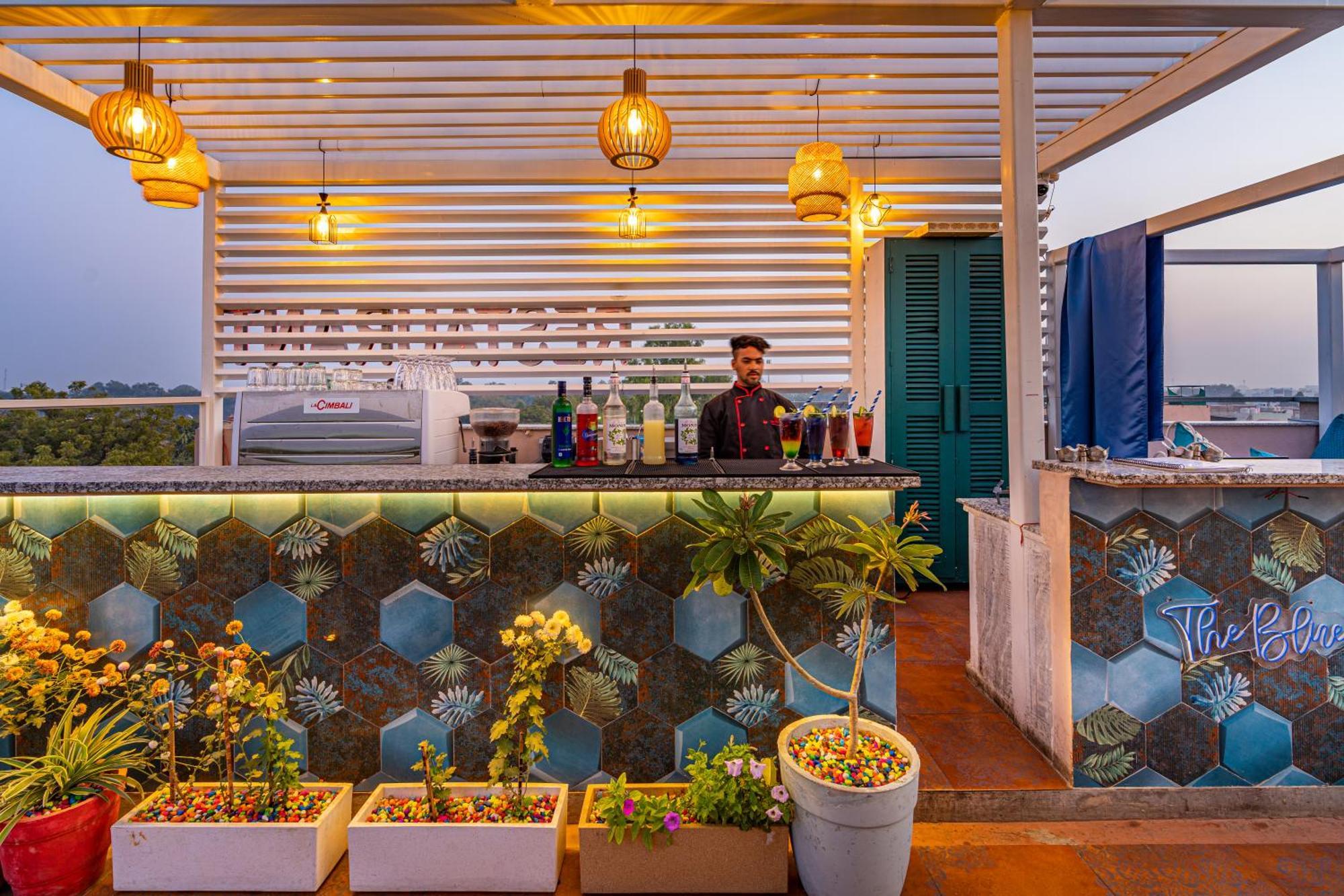 Blue Door Hotel บุนดิ ภายนอก รูปภาพ