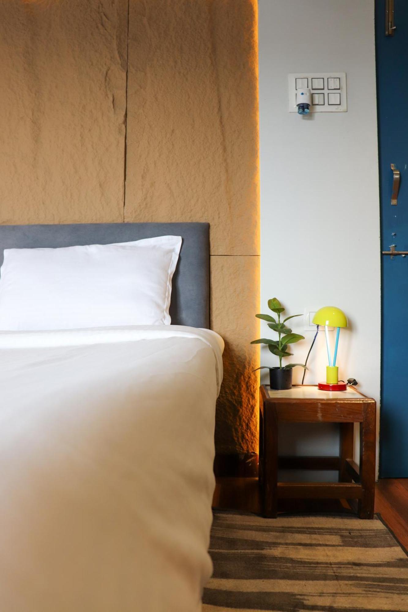 Blue Door Hotel บุนดิ ภายนอก รูปภาพ